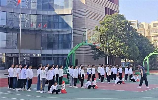 郑州管城区外国语牧歌小学：以特色体育课程绘牧歌教育1xBET下载华章