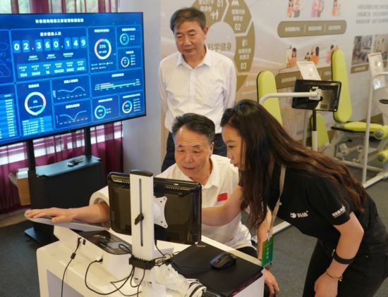 1xBET网址“银龄行动”何以燃动体育(图3)