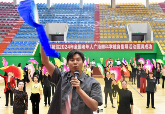1xBET网址“银龄行动”何以燃动体育(图4)