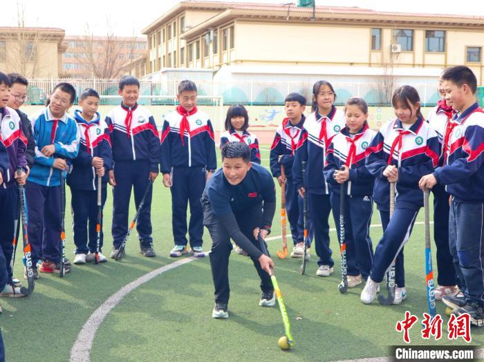 校园里欢乐多 内蒙古中小学阳光体育两小1xBET下载时实践探索(图2)